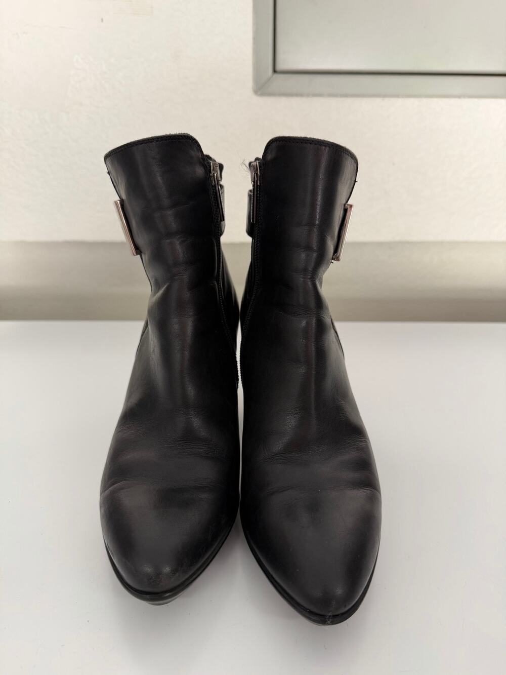 Aquatalia Black Leather Weatherproof Ankle Boots Heels Shoes 7.5 M Italy